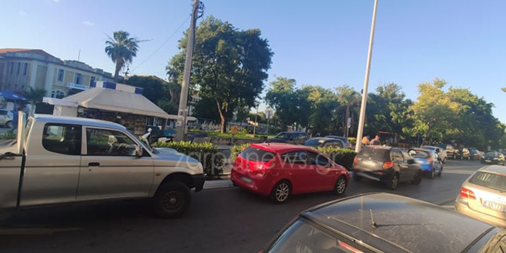 Χανιά: Καραμπόλα με τέσσερα αυτοκίνητα στο κέντρο της πόλης (φωτο)