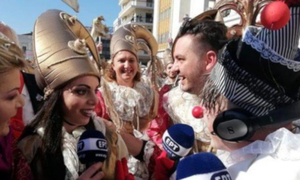 Πρόταση γάμου σε live μετάδοση: Της ζήτησε να τον παντρευτεί στο Πατρινό Καρναβάλι(βίντεο)