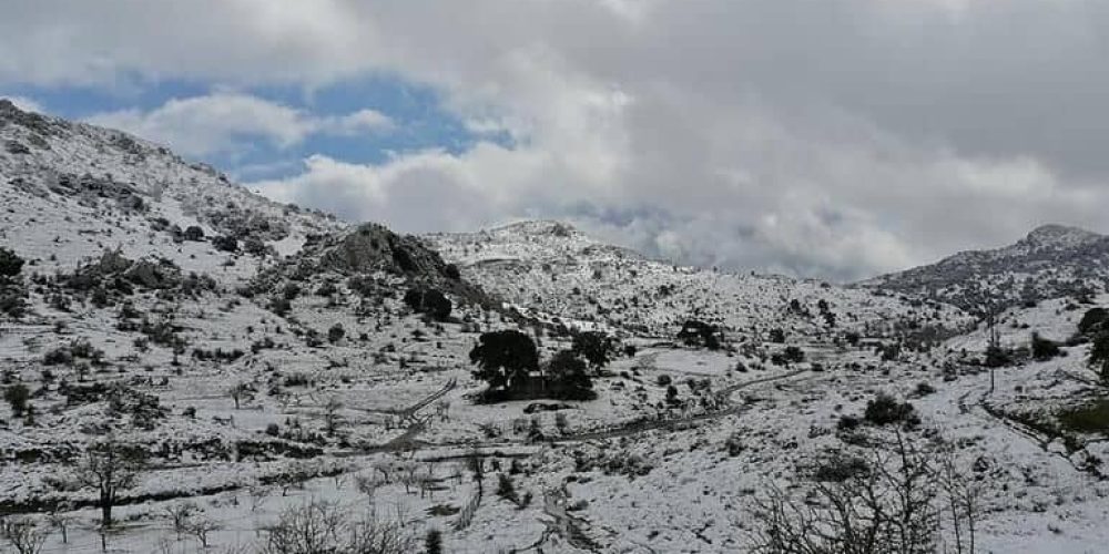 Χανιά: Στα άσπρα τα Λευκά Όρη – Πώς θα εξελιχθεί ο καιρός στην Κρήτη (φωτο)
