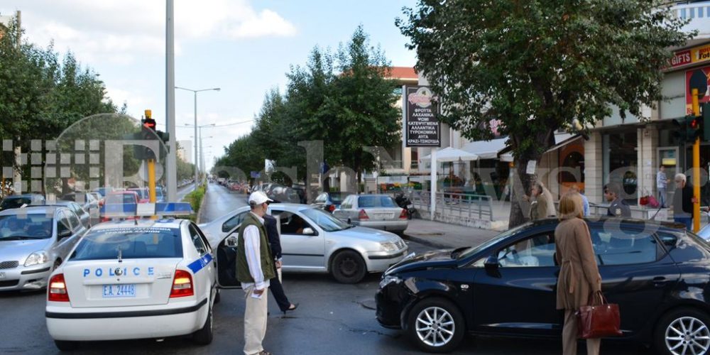 Ατύχημα στο κέντρο της πόλης των Χανίων-Έκλεισε για λίγο κεντρικός δρόμος (φωτο)