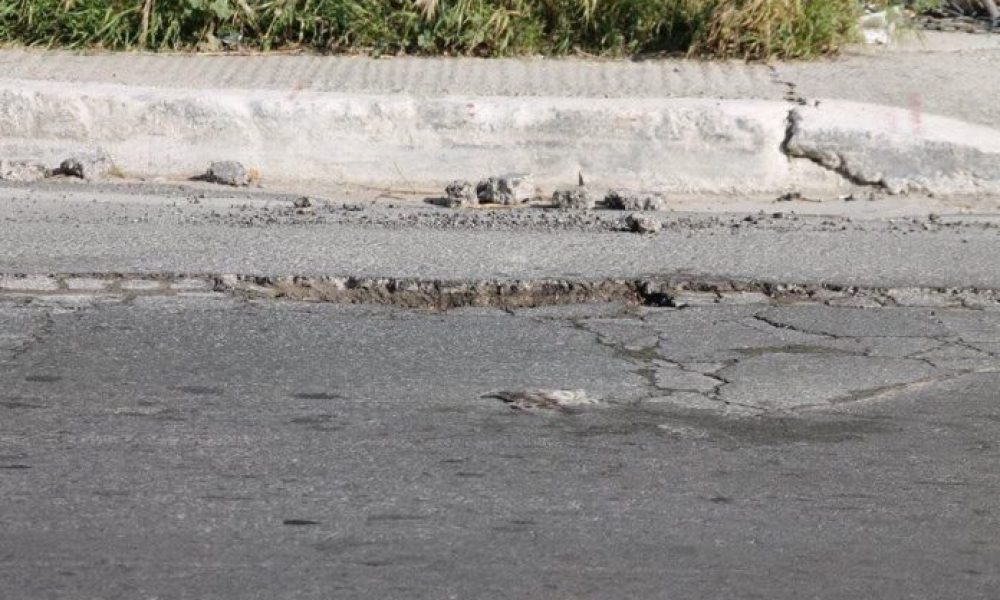 Χανιά: Λεωφόρος Καζαντζάκη Προσοχή στις λακκούβες! (photo)