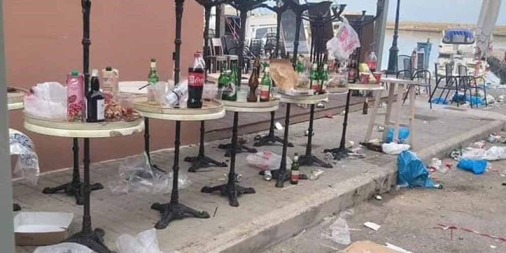 Χανιά: Καμπάνες σε καταστήματα στο λιμάνι που σέρβιραν ποτά σε συγκεντρωμένους πελάτες