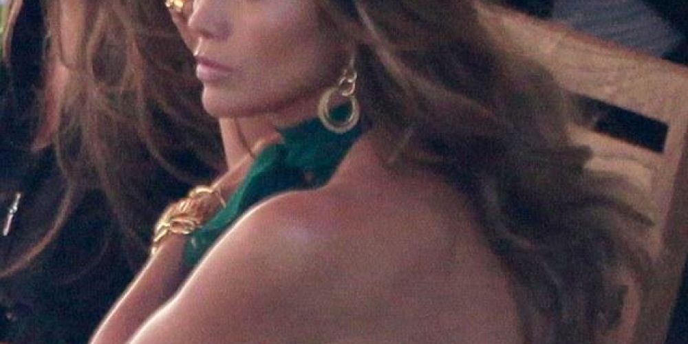 Σέξι 40άρα η Jennifer Lopez