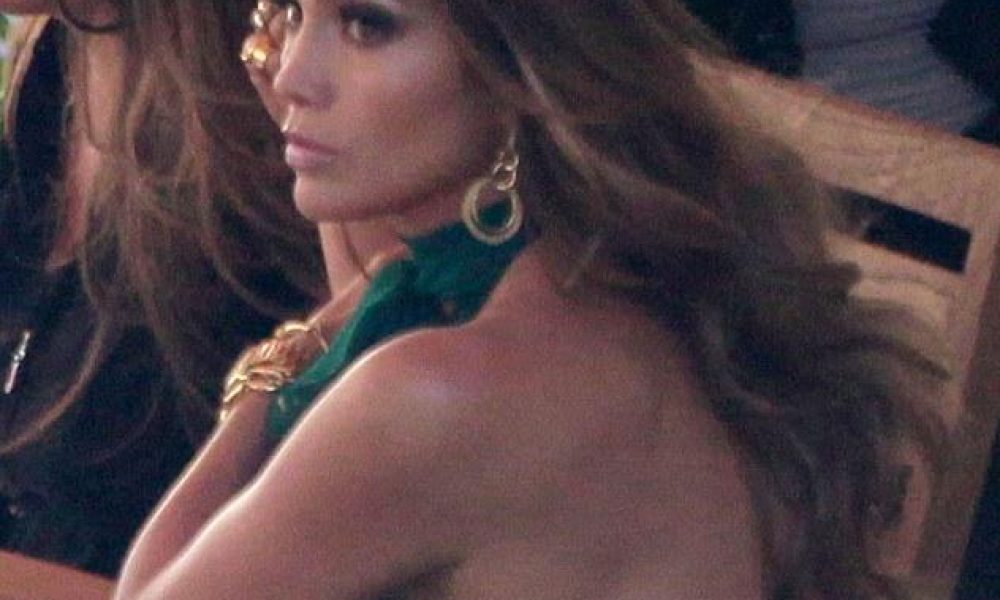 Σέξι 40άρα η Jennifer Lopez