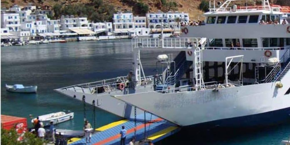 Χανιά: Το πλοίο ακινητοποιήθηκε στο λιμάνι λόγω βλάβης