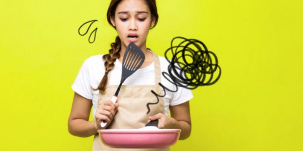 Μαγειρική: 10 επικίνδυνα λάθη για την υγεία που κάνουμε στην κουζίνα