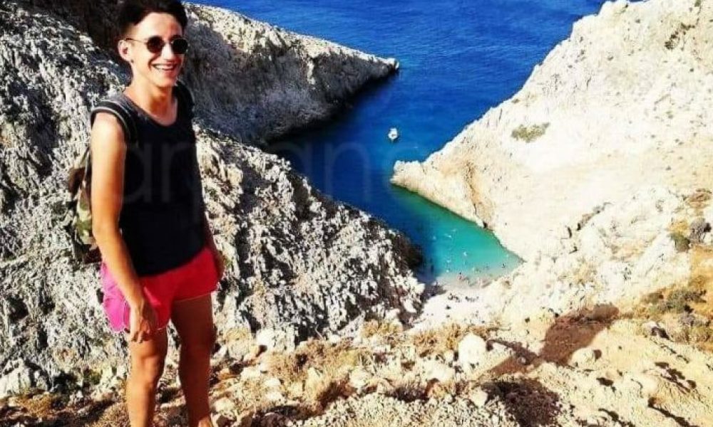 Στα μαύρα τα Χανιά για τον 17χρονο που σκοτώθηκε στην αγαπημένη του παραλία (Photos-Video)