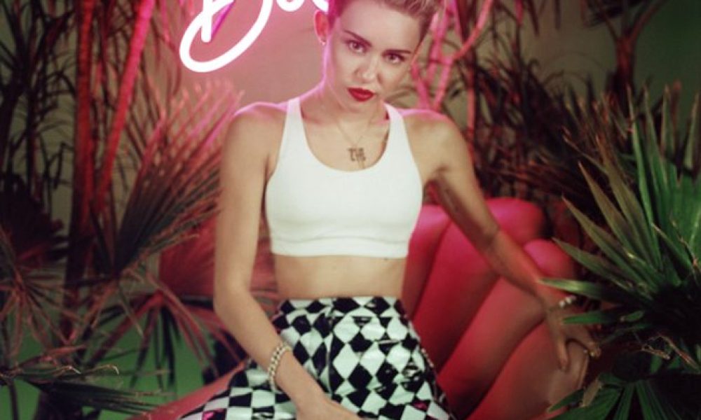 Η «ξαναμμένη» Miley Cyrus - Δεν έχει σταματημό η 20χρονη (photos)
