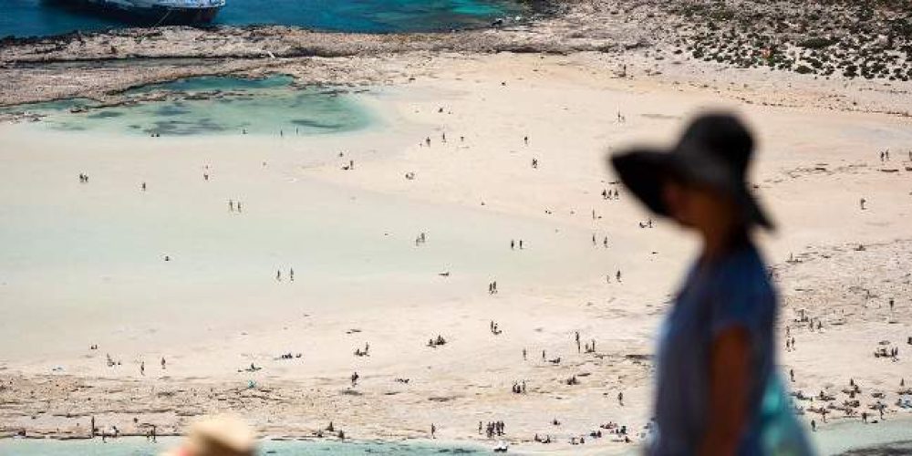 Χανιά: Πώς εξηγείται η ροζ άμμος σε Μπάλο και Ελαφονήσι  Οι 2 παραλίες που έχουν τρελάνει όλο τον κόσμο