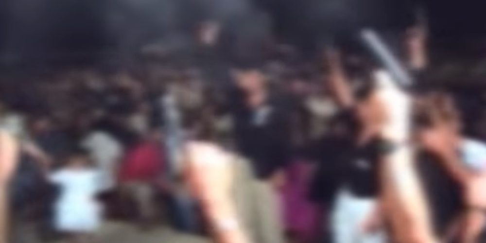 Τέτοιο πιστολίδι δεν έχετε ξαναδεί… Χιλιάδες μπαλωθιές σε κρητικό γλέντι στα Χανιά (video)