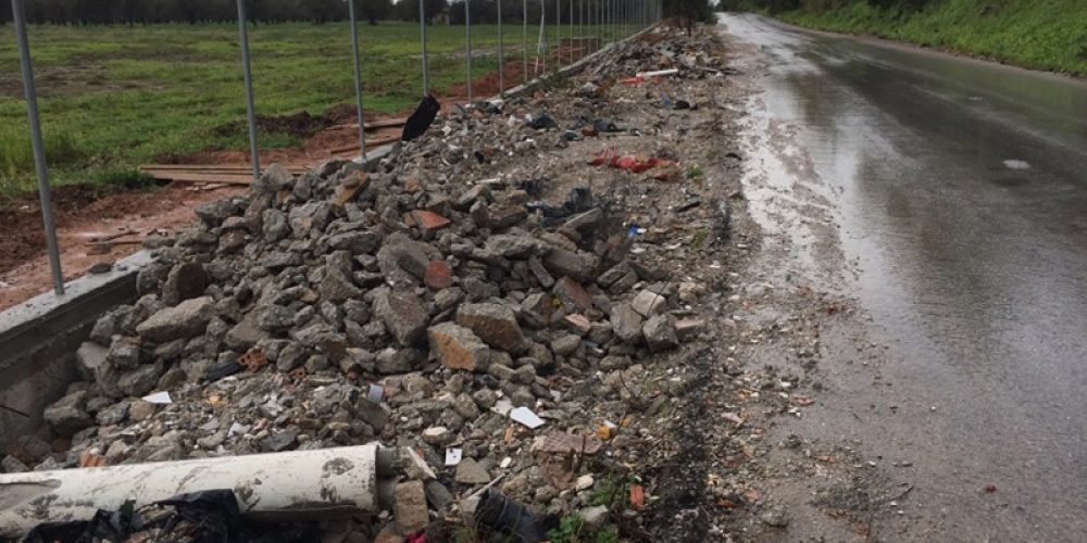 Χανιά: Ασυνείδητοι πετούν μπάζα και σκουπίδια όπου βρουν