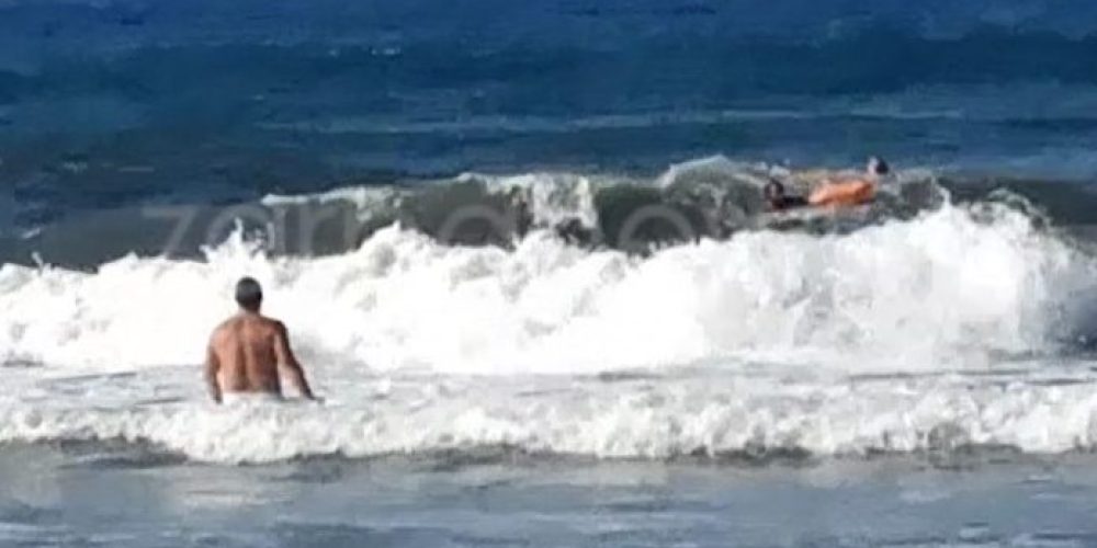 Σωτήρια επέμβαση από ναυαγοσώστες – Γλίτωσαν άνδρα από πνιγμό σε παραλία των Χανίων (Video)