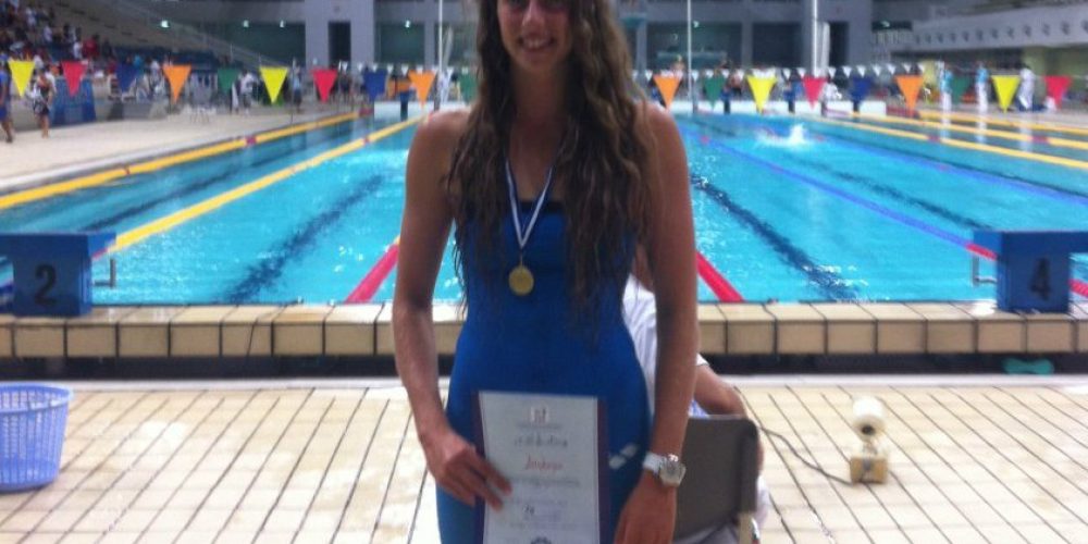 Χρυσό μετάλλιο στο Παρίσι η Χανιώτισσα κολυμβήτρια Άννα Ντουντουνάκη