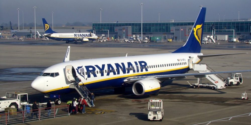 Βροχή ακυρώσεων σε πτήσεις της Ryanair – Αναστάτωση στα σχέδια 50.000 ταξιδιωτών