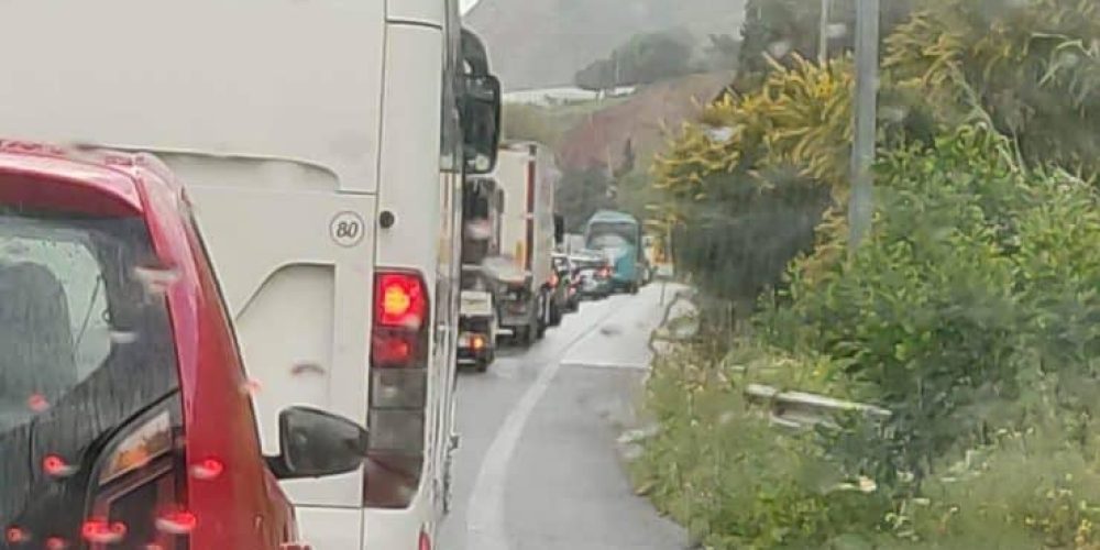 Χανιά: Τραγική κατάσταση στην εθνική οδό – 32 λεπτά για 3 χλμ απόσταση (video)