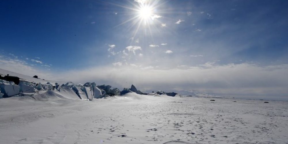 Ανταρκτική: Με ρυθμούς ρεκόρ λιώνουν οι παγετώνες – Χάνουν έως και 7 μέτρα ύψος τον χρόνο