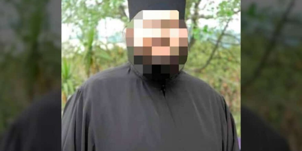 Φρίκη: Συνελήφθη ιερέας που έστελνε βίντεό του να αυνανίζεται γυμνός σε 12χρονο αγόρι (φωτο)