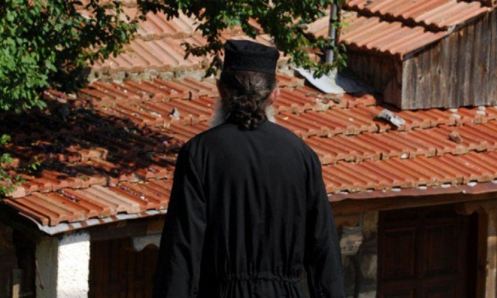 Άτακτος ιερέας στον νομό Χανίων σκανδαλίζει την κοινή γνώμη