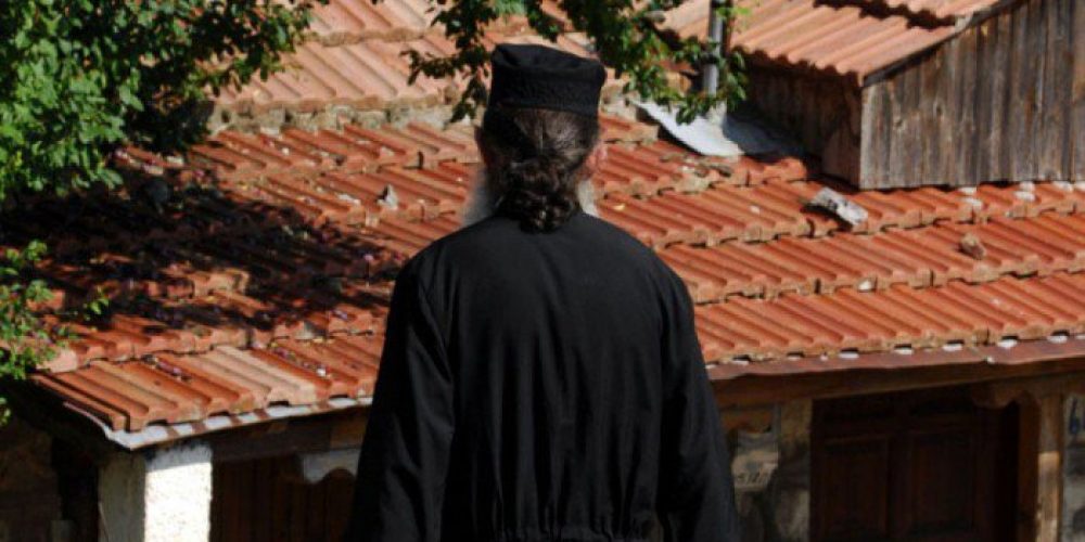 Άτακτος ιερέας στον νομό Χανίων σκανδαλίζει την κοινή γνώμη
