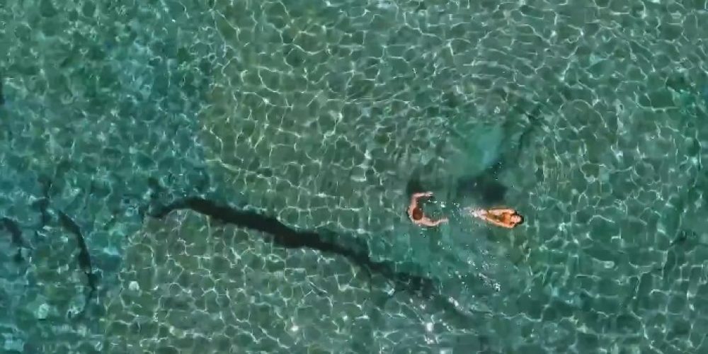 Ρώσος έφτιαξε βίντεο με τις παραλίες που ξεχώρισε στα Χανιά