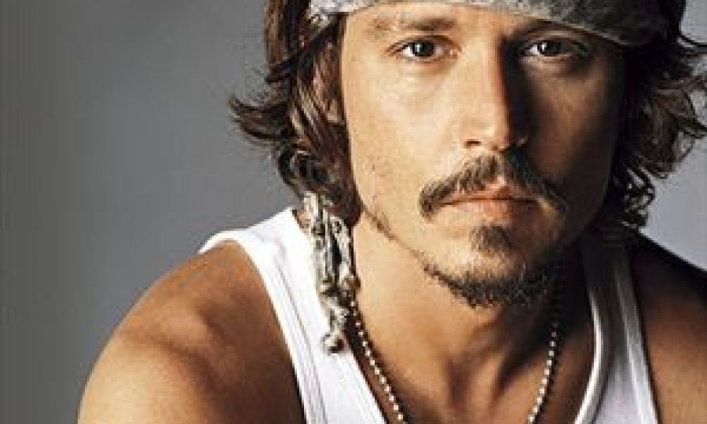 Aποκλειστικό: O Johnny Depp στην Πάρο!