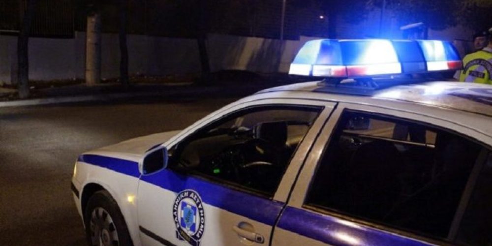 Χανιά: «Έκοβαν» βόλτες με το αμάξι στο κέντρο των Χανίων με μια μαγκούρα και ρόπαλα στο πορτμπαγκάζ