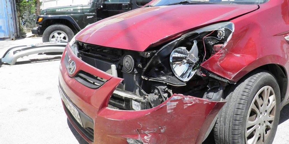 Χανιά: Δείτε σε τι κατάσταση άφησε το αυτοκίνητο που χτύπησε ο ασυνείδητος οδηγός (Photos)