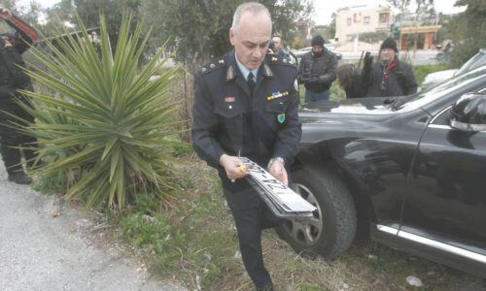 Συνελήφθη Λιάπης στην Κρήτη με πλαστές πινακίδες και όχι μόνο
