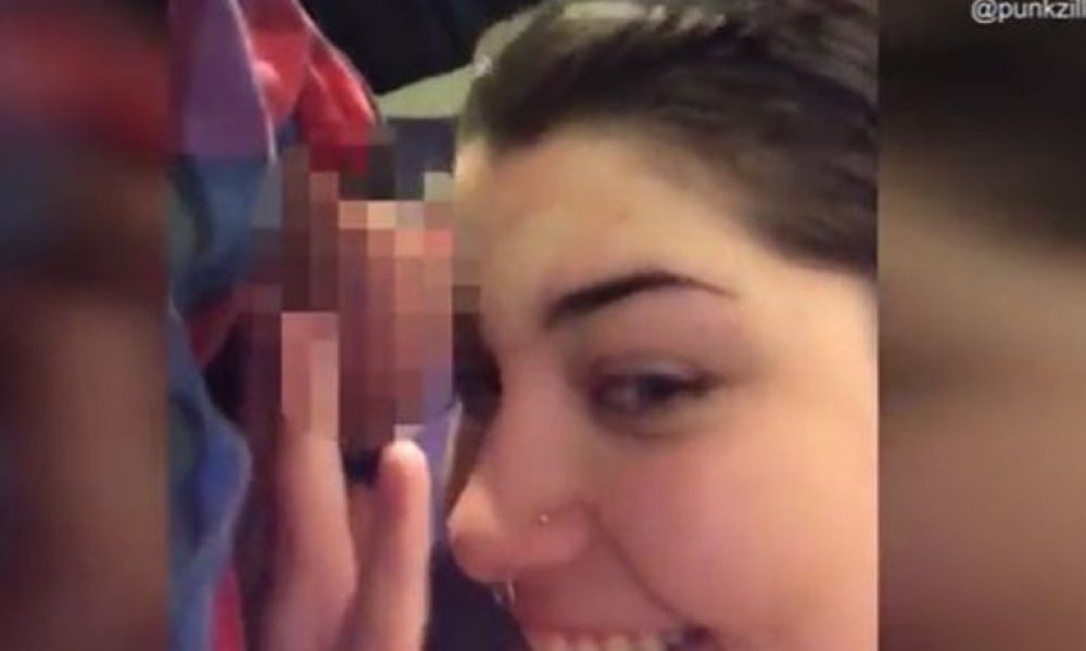 Χαμός με viral βίντεο 18χρονης που τη δείχνει να βάφεται με τους... όρχεις του φίλου της