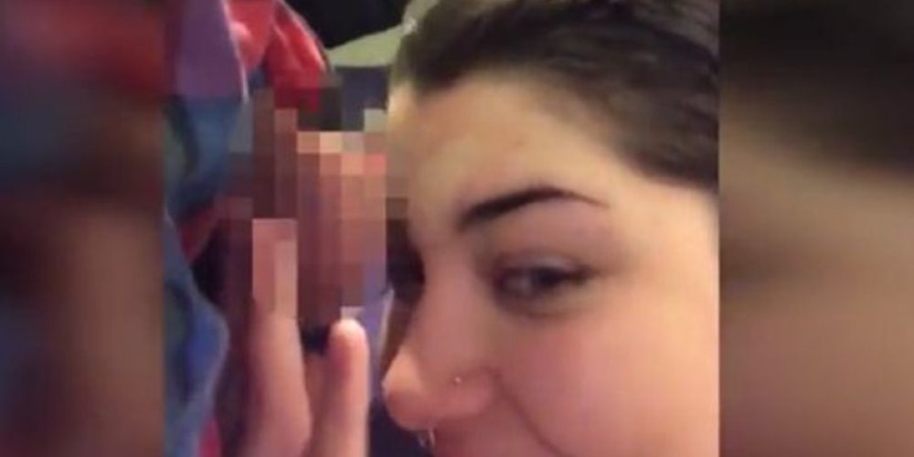 Χαμός με viral βίντεο 18χρονης που τη δείχνει να βάφεται με τους… όρχεις του φίλου της
