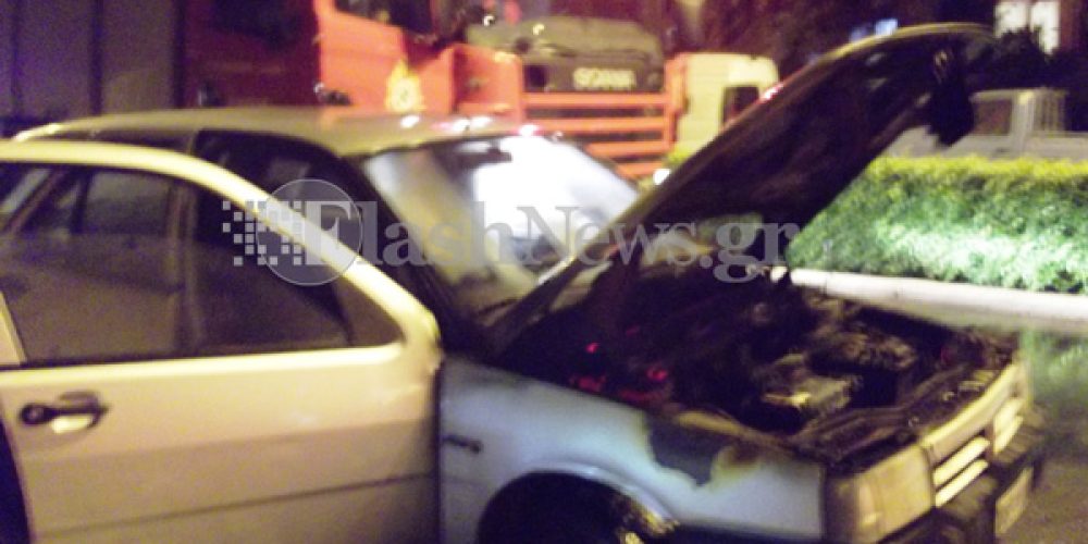 Πυρκαγιά σε εν κινήσει αυτοκίνητο με δύο επιβάτες στην πόλη των Χανίων (φωτο)