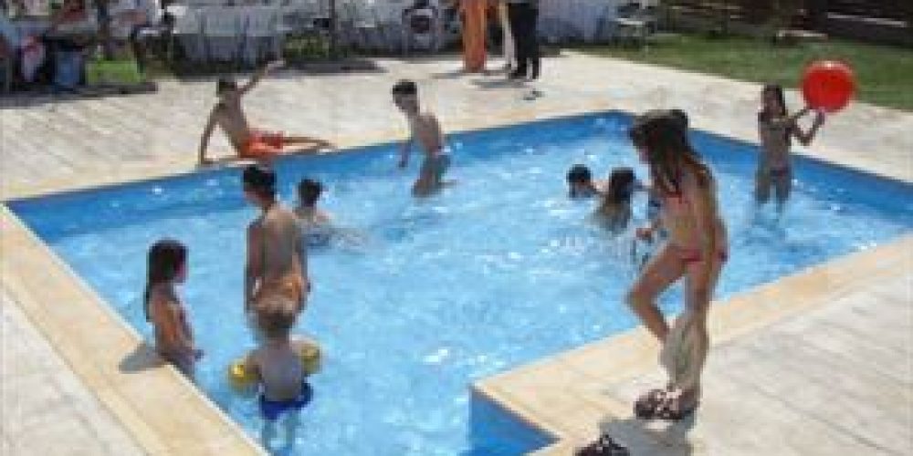 Σε κρίσιμη κατάσταση στο Νοσοκομείο παιδάκι από παρολίγο πνιγμό σε πισίνα ξενοδοχείου στα Χανιά