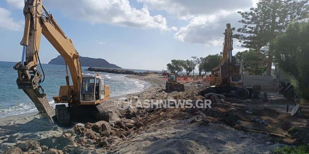 Χανιά: Κατεδάφισαν αυθαίρετες – επικίνδυνες κατασκευές στην παραλία του Πλατανιά (φωτο)