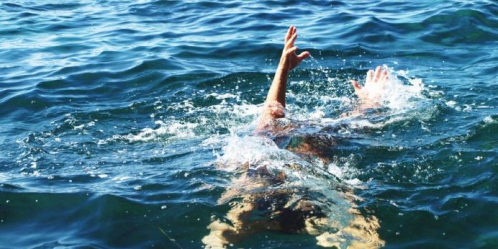 Τελευταίο μπάνιο για ηλικιωμένο Χανιώτη – Έχασε ξαφνικά τη ζωή του στη θάλασσα