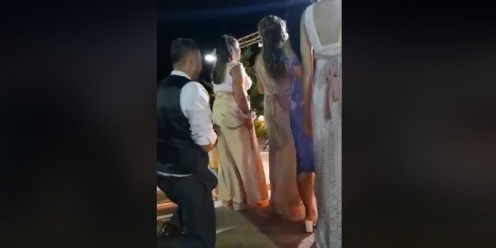Δείτε τι σκάρωσε νέος στην Κρήτη για να κάνει πρόταση γάμου στην αγαπημένη του (βίντεο)