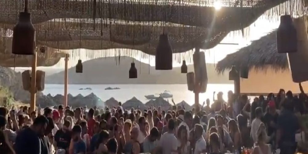 Δύο μήνες «λουκέτο» και 20.000 ευρώ πρόστιμο στο beach bar της Μυκόνου που γινόταν χαμός! (vid)