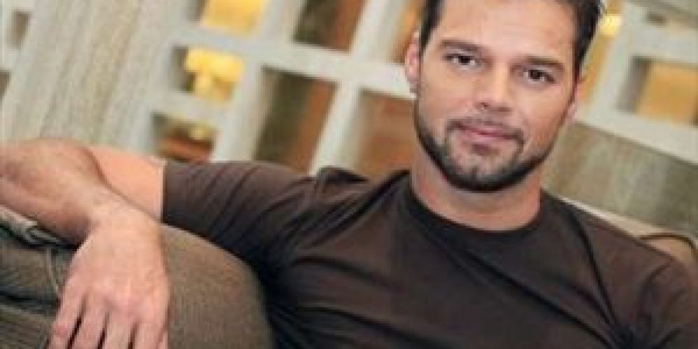 Ευτυχισμένος και gay μπαμπάς ο Ricky Martin!