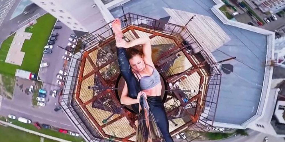 Ρωσίδα χορεύτρια κόβει την ανάσα  Κάνει pole dancing σε… αλεξικέραυνο