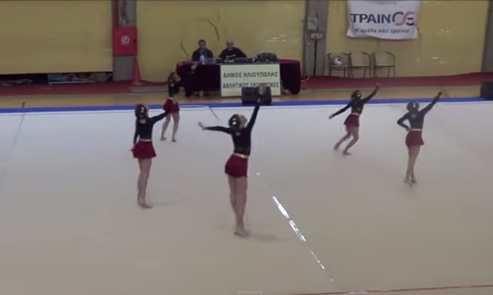 Κρητικοπούλες αθλήτριες χόρεψαν Ψαραντώνη και κέρδισαν το πρώτο τους μετάλλιο (Video)