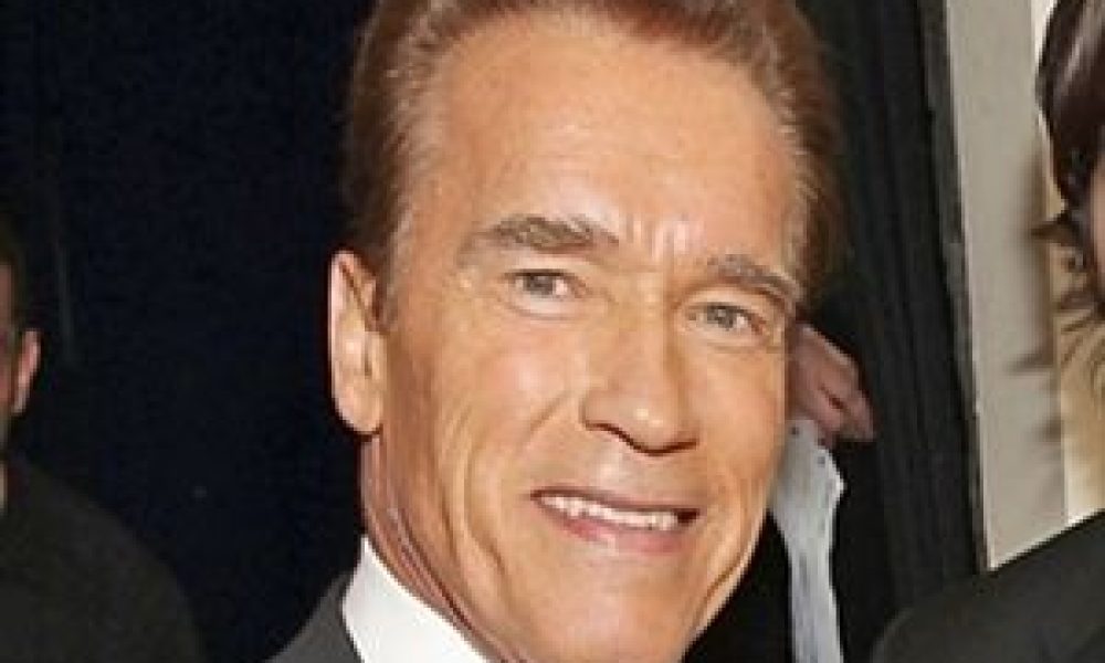 Ο Schwarzenegger γράφει την αυτοβιογραφία του