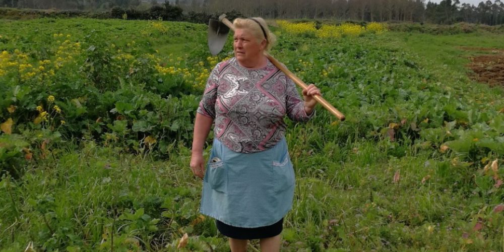 Η αγρότισσα που έγινε viral στην Ισπανία επειδή είναι φτυστή… ο Τραμπ