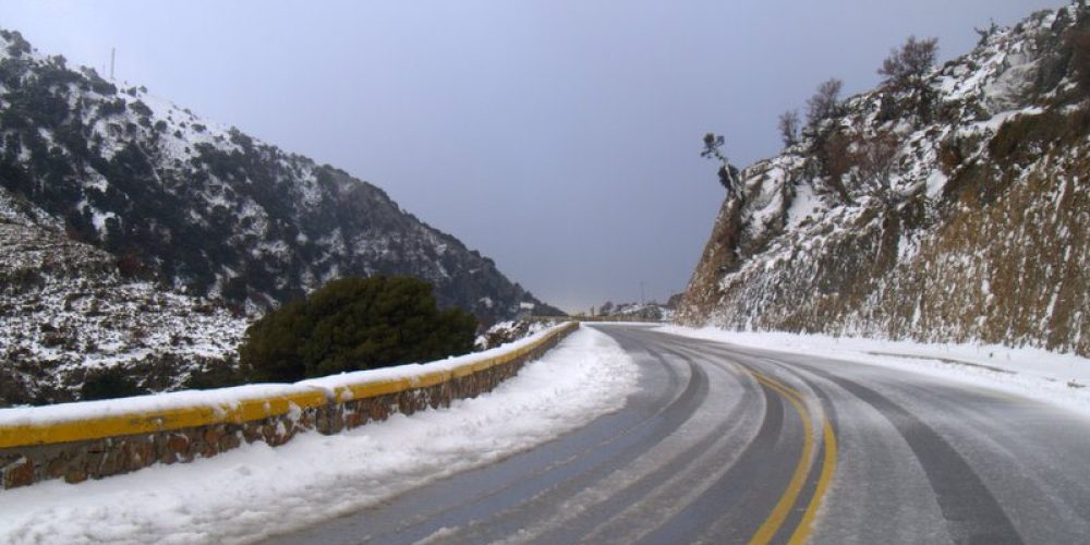 Πού απαγορεύεται η διέλευση οχημάτων στα Χανιά εξαιτίας του χιονιά