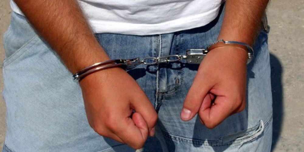 Συνελήφθη 24χρονος που είχε ρημάξει γραφεία και σπίτια στα Χανιά