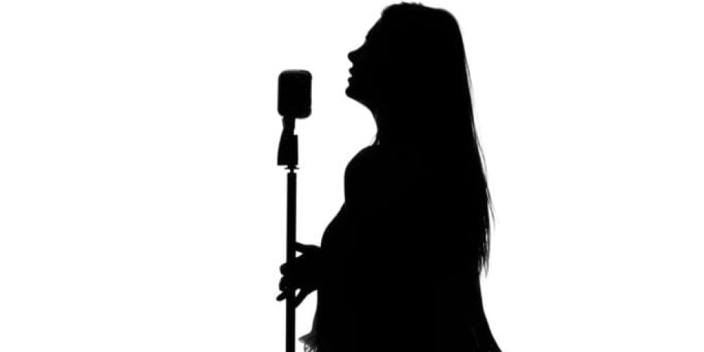 Πασίγνωστη Ελληνίδα τραγουδίστρια δίνει μάχη με τη νευρική ανορεξία