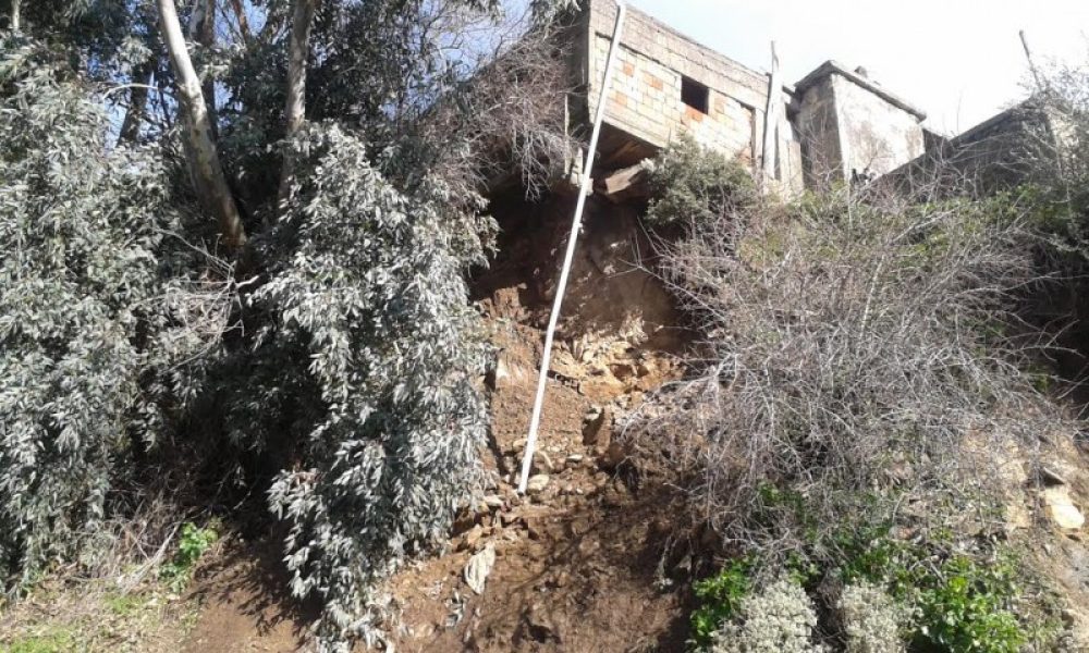 Χανιά: Σπίτι αιωρείται στους Στράτους-Πολλές κατολισθήσεις στην Κάντανο-Σέλινο