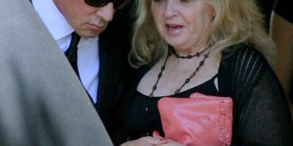 Συντετριμμένος ο Sylvester Stallone στην κηδεία του γιου του