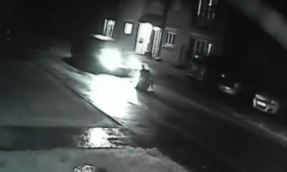 Σοκαριστικό βίντεο: Πάτησε με το αυτοκίνητο τον πρώην της κοπέλας του!