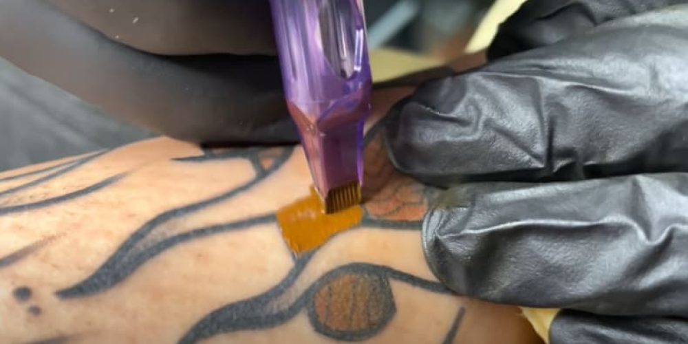 Απαγορεύονται από τις 4 Ιανουαρίου τα χρωματιστά τατουάζ