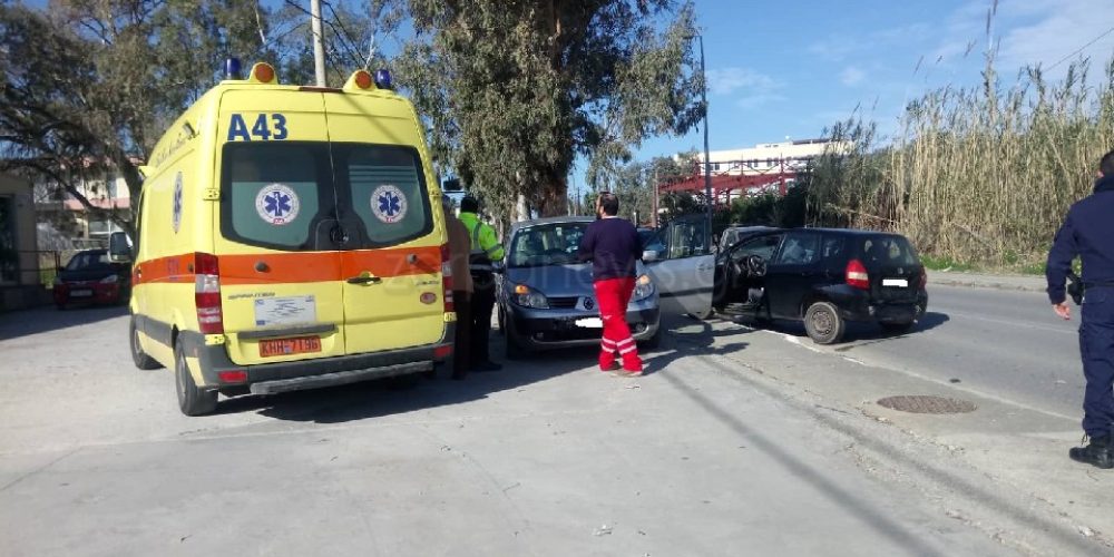 Χανιά: Σύγκρουση δύο οχημάτων στην Λεωφόρο Σούδας (φωτο)