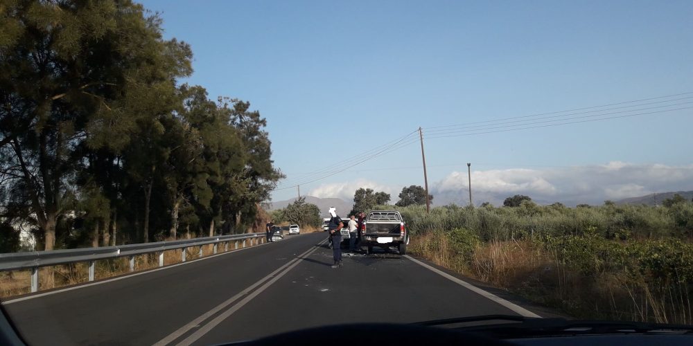 Απίστευτο τροχαίο στην Κρήτη – Αγροτικό εμβόλισε τζιπάκι της αστυνομίας (φωτο)